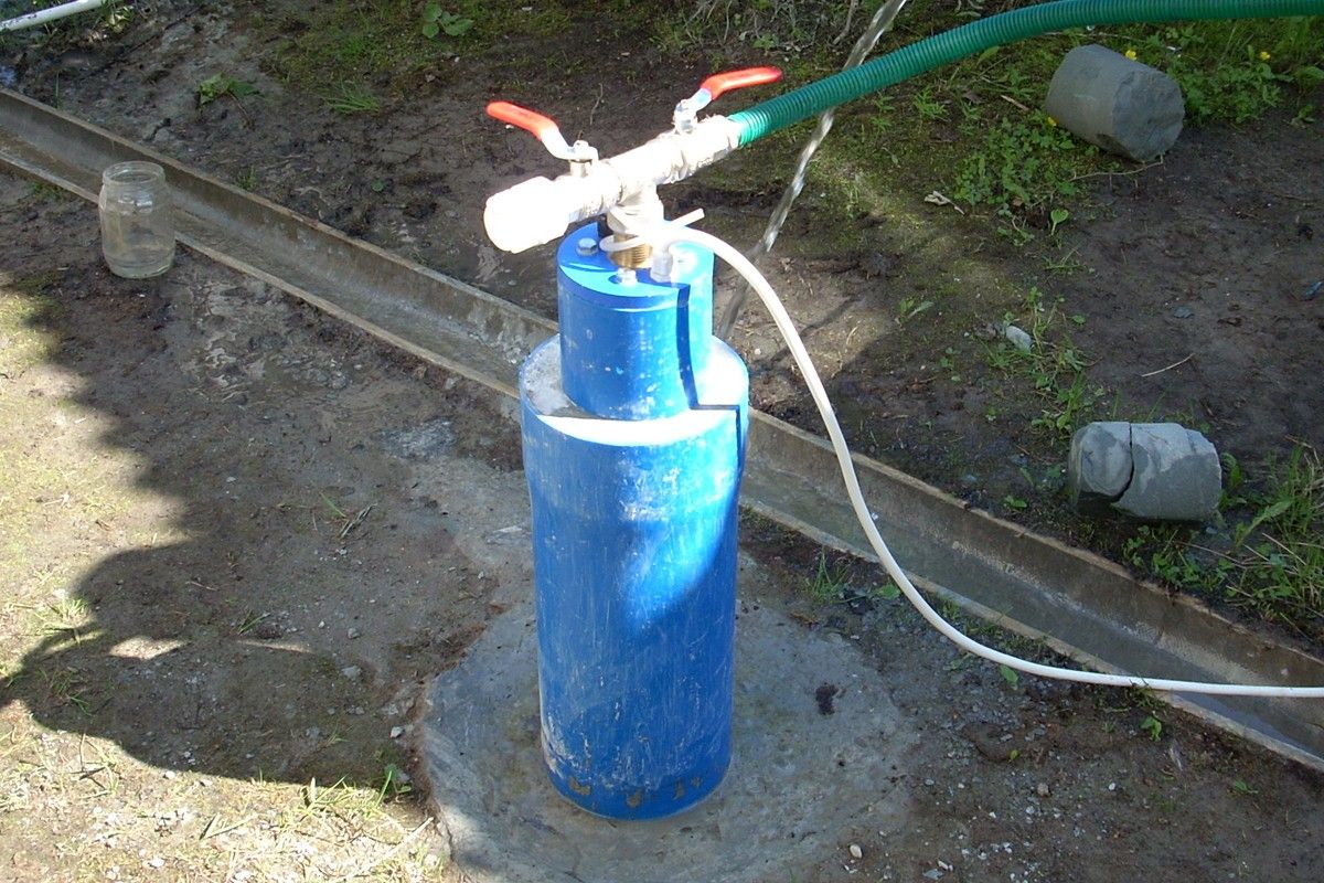 Готовая скважина с питьевой водой